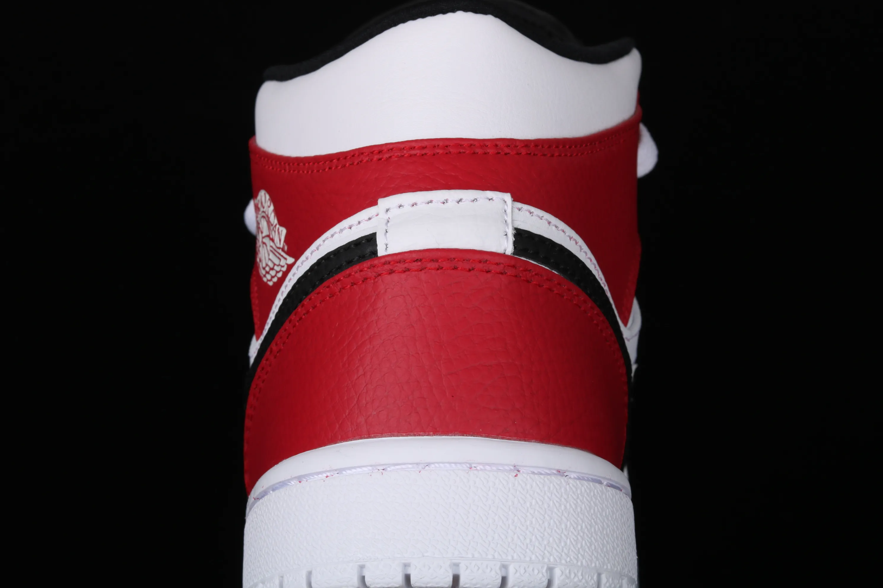 All categories Air Jordan Jordan series basketball shoes Air Jordan 1 Mid Air Jordan 1 Mid AJ1 Joe 1 "Little Chicago" basketball shoes full toe layer authentic 554724-116